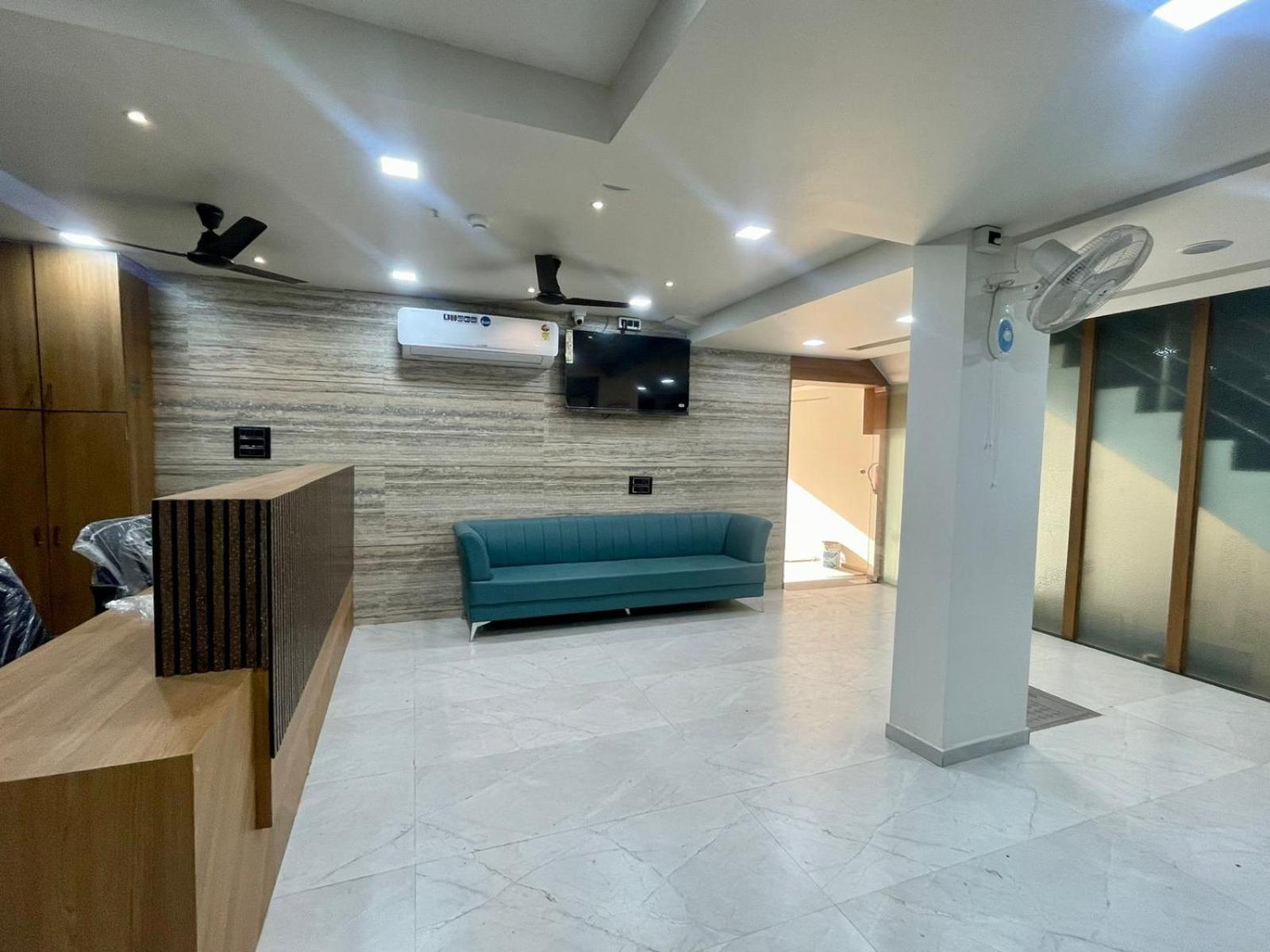 Hotel Royal Elite Rajkot Exterior photo